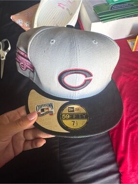 Cincinnati Reds 59FIFTY Fitted Hat 7 1/2 Gray Black Cooperstown Collection MLB